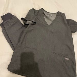 Figs Graphite XS Casma three pocket scubs top and XS Zamora jogger scub pant